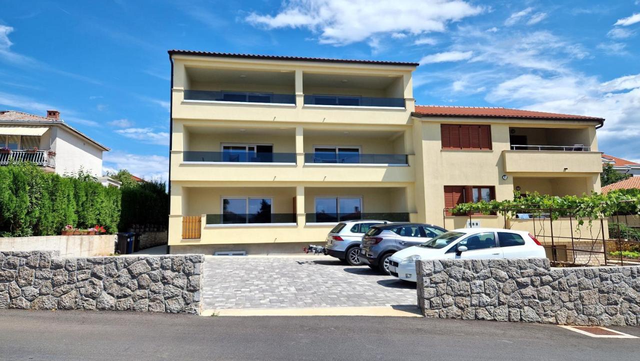 Apartmani Krajinovic คิร์ก ภายนอก รูปภาพ