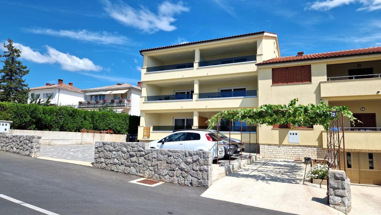 Apartmani Krajinovic คิร์ก ภายนอก รูปภาพ