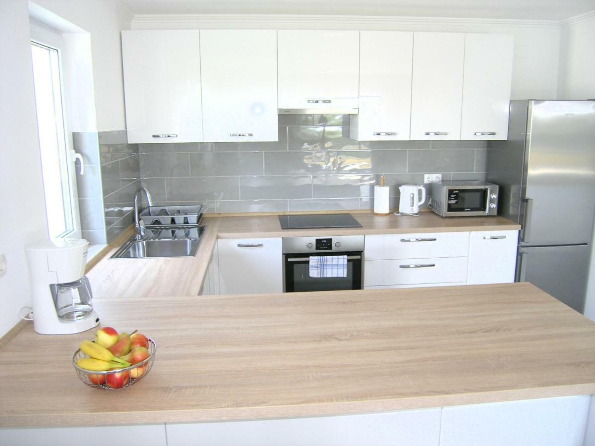 Apartmani Krajinovic คิร์ก ภายนอก รูปภาพ