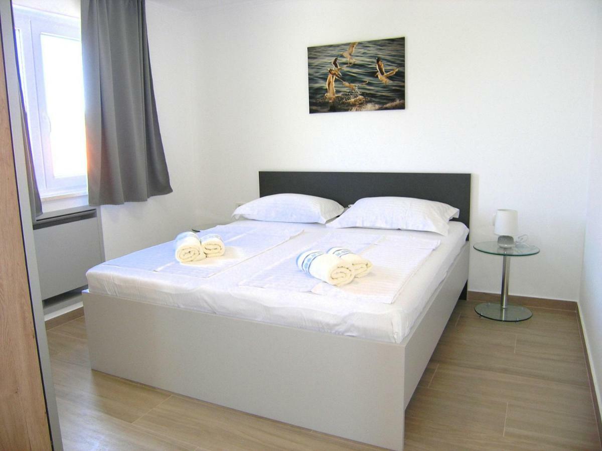 Apartmani Krajinovic คิร์ก ภายนอก รูปภาพ