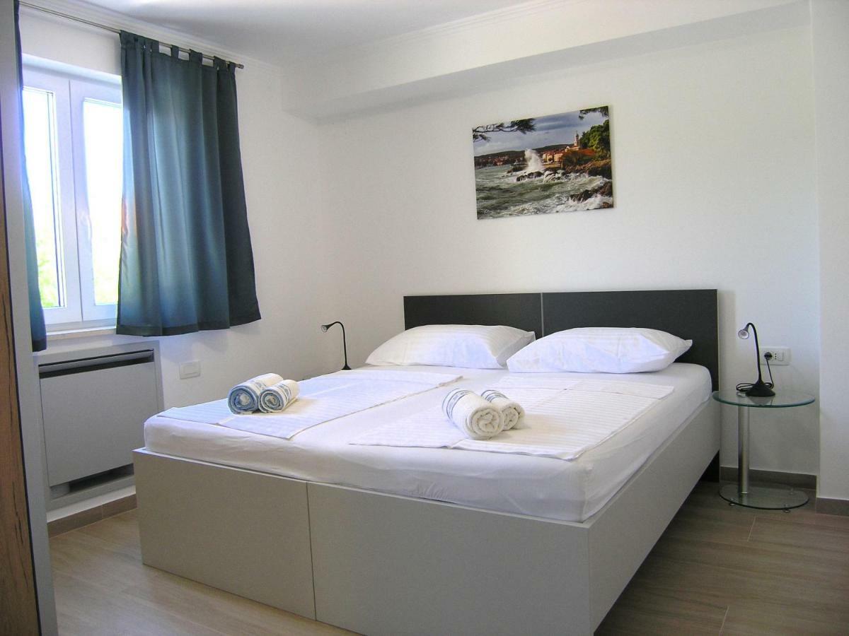 Apartmani Krajinovic คิร์ก ภายนอก รูปภาพ