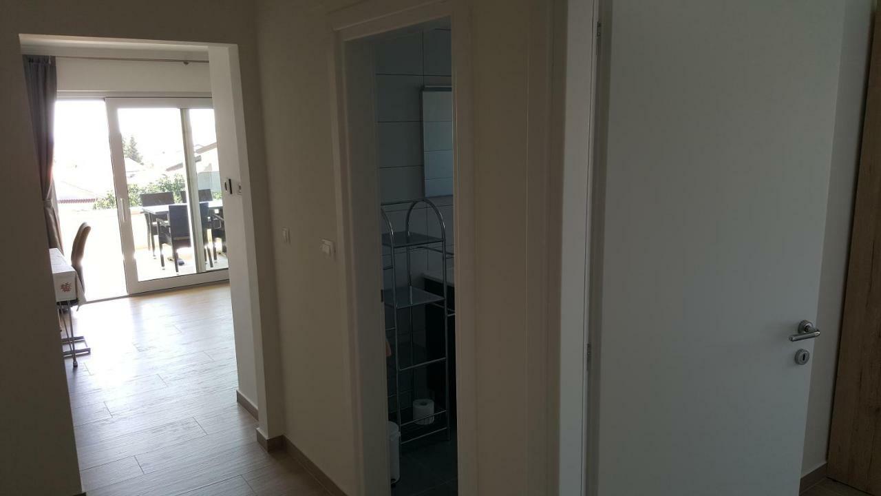 Apartmani Krajinovic คิร์ก ภายนอก รูปภาพ