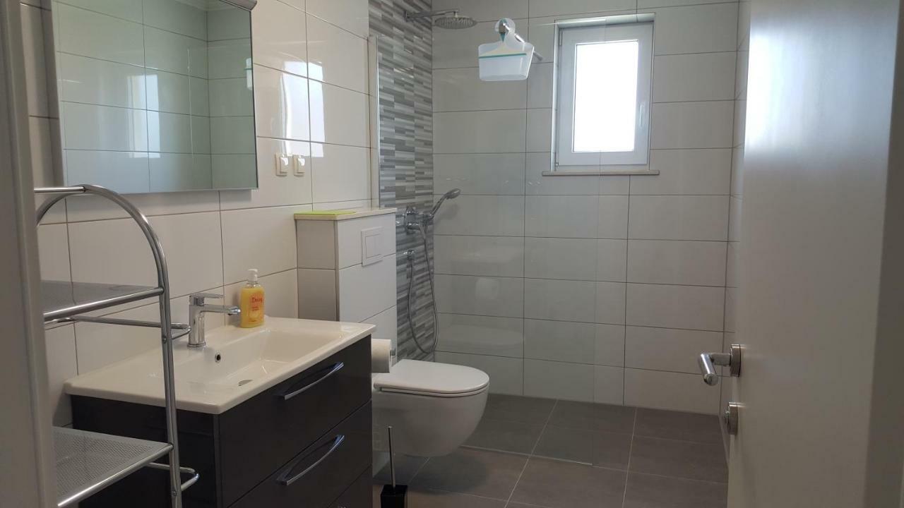 Apartmani Krajinovic คิร์ก ภายนอก รูปภาพ
