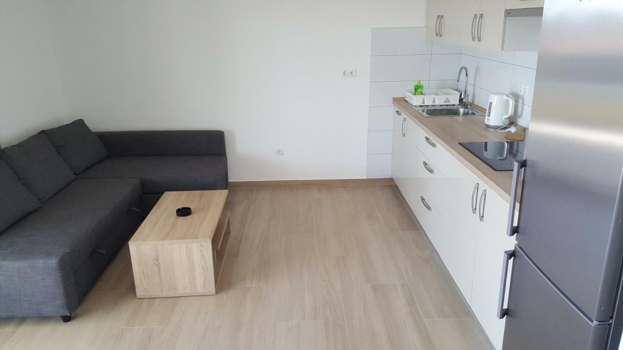 Apartmani Krajinovic คิร์ก ภายนอก รูปภาพ